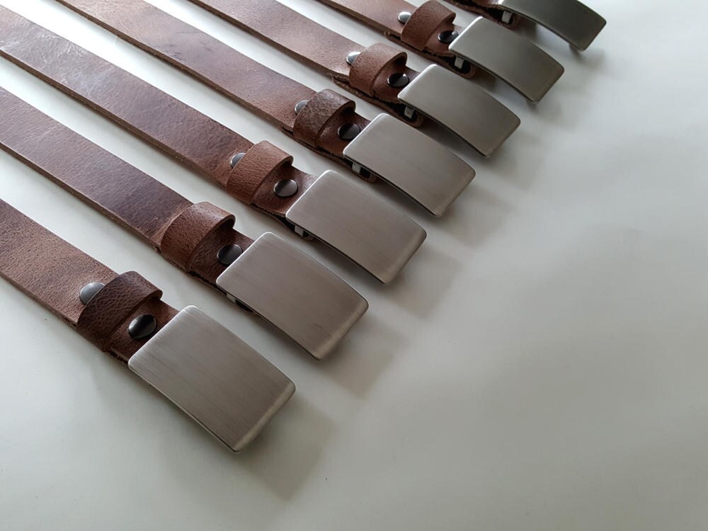 Wedding Belt and Buckle Set Unisex Groom & Groomsmen Gift Wedding Keepsake Brushed Stainless Buckle w/ Distressed Leather Snap Belt