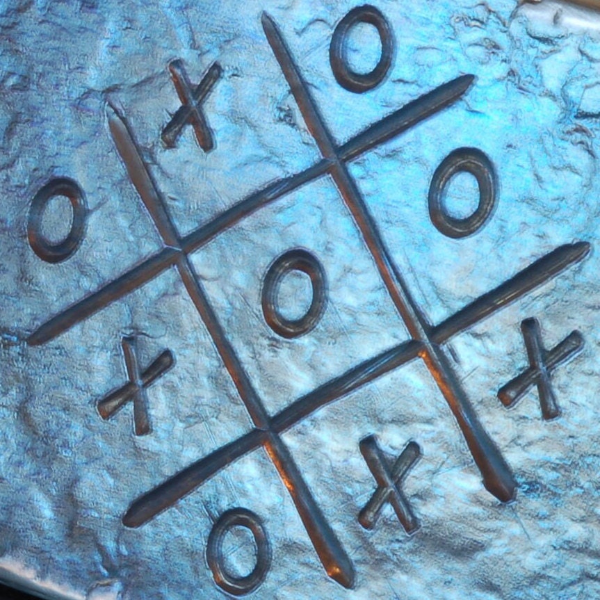 Valentine Gift, Kisses and Hugs, Tic Tac Toe, X and 0 Anniversary Buckle Games Night Stainless Steel Buckle and 1.5" Belt & Gift Bag