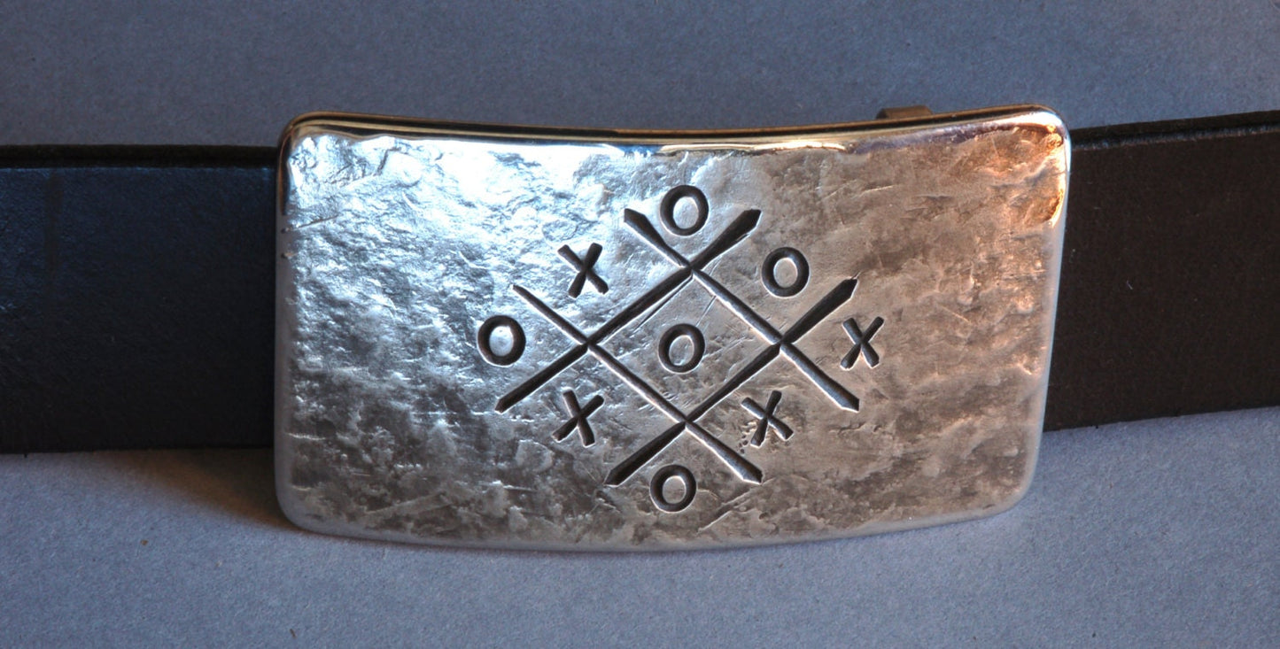 Valentine Gift, Kisses and Hugs, Tic Tac Toe, X and 0 Anniversary Buckle Games Night Stainless Steel Buckle and 1.5" Belt & Gift Bag