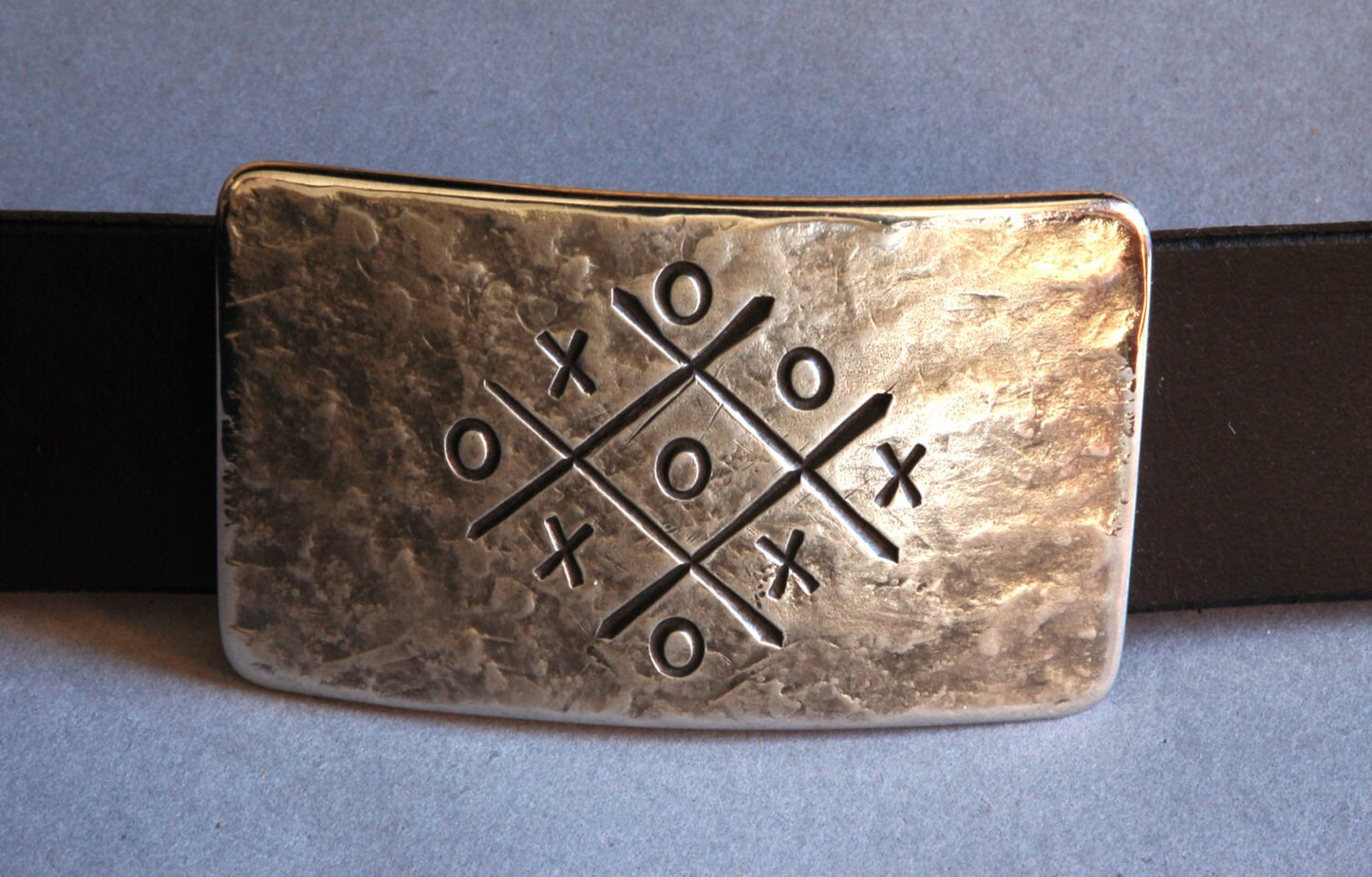 Valentine Gift, Kisses and Hugs, Tic Tac Toe, X and 0 Anniversary Buckle Games Night Stainless Steel Buckle and 1.5" Belt & Gift Bag