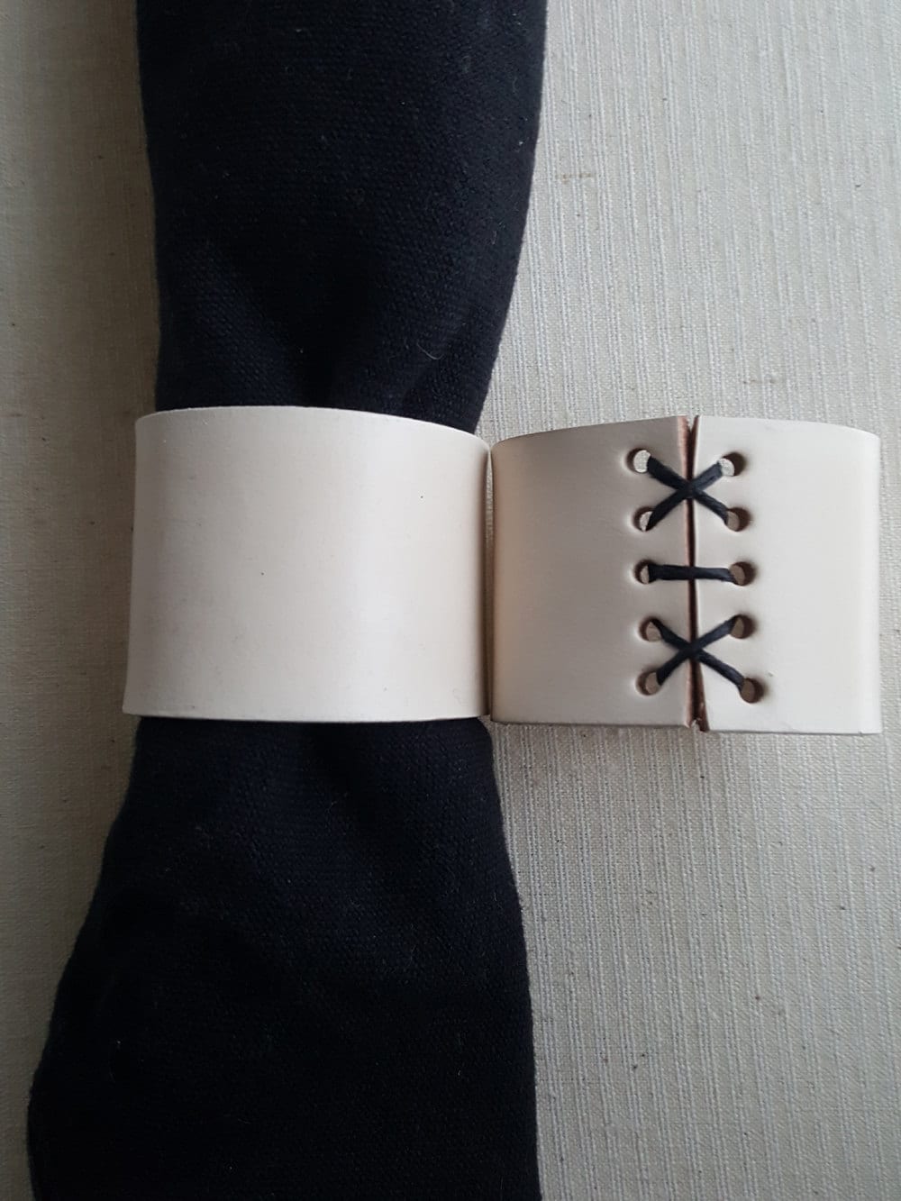 White & Grey Leather Napkin Rings Wedding Table Decor Hand Stitched Lace Intimate Dining Kitchen Decor Mother's Day Gift Napkin Rings