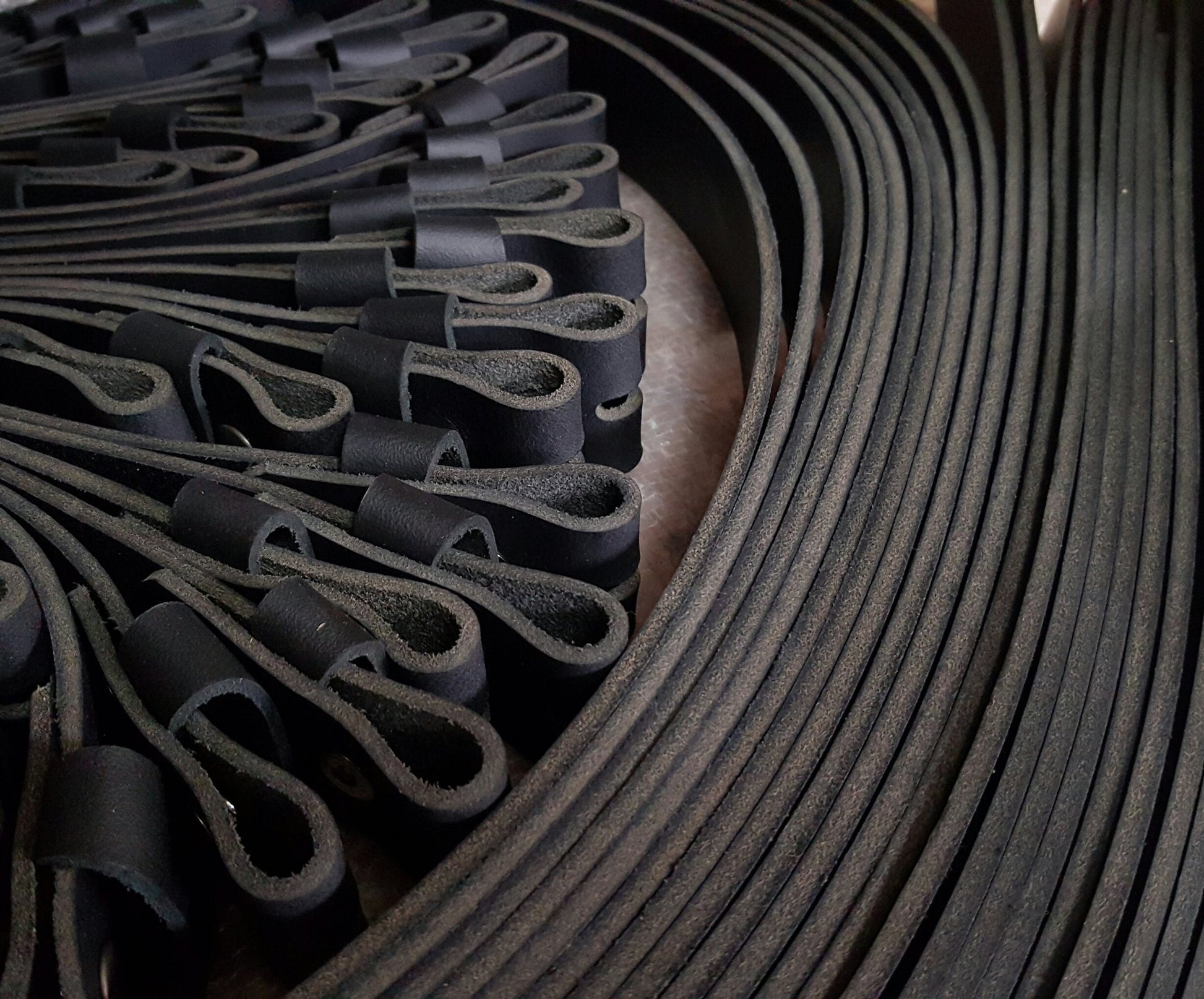 JEAN Belt with SNAPS, Unisex Belt, Custom Cut Leather Belts, Brown Belt, Black Belt, Fawn Belt, Distressed Belt, Mahogany Belt, Unisex Gifts