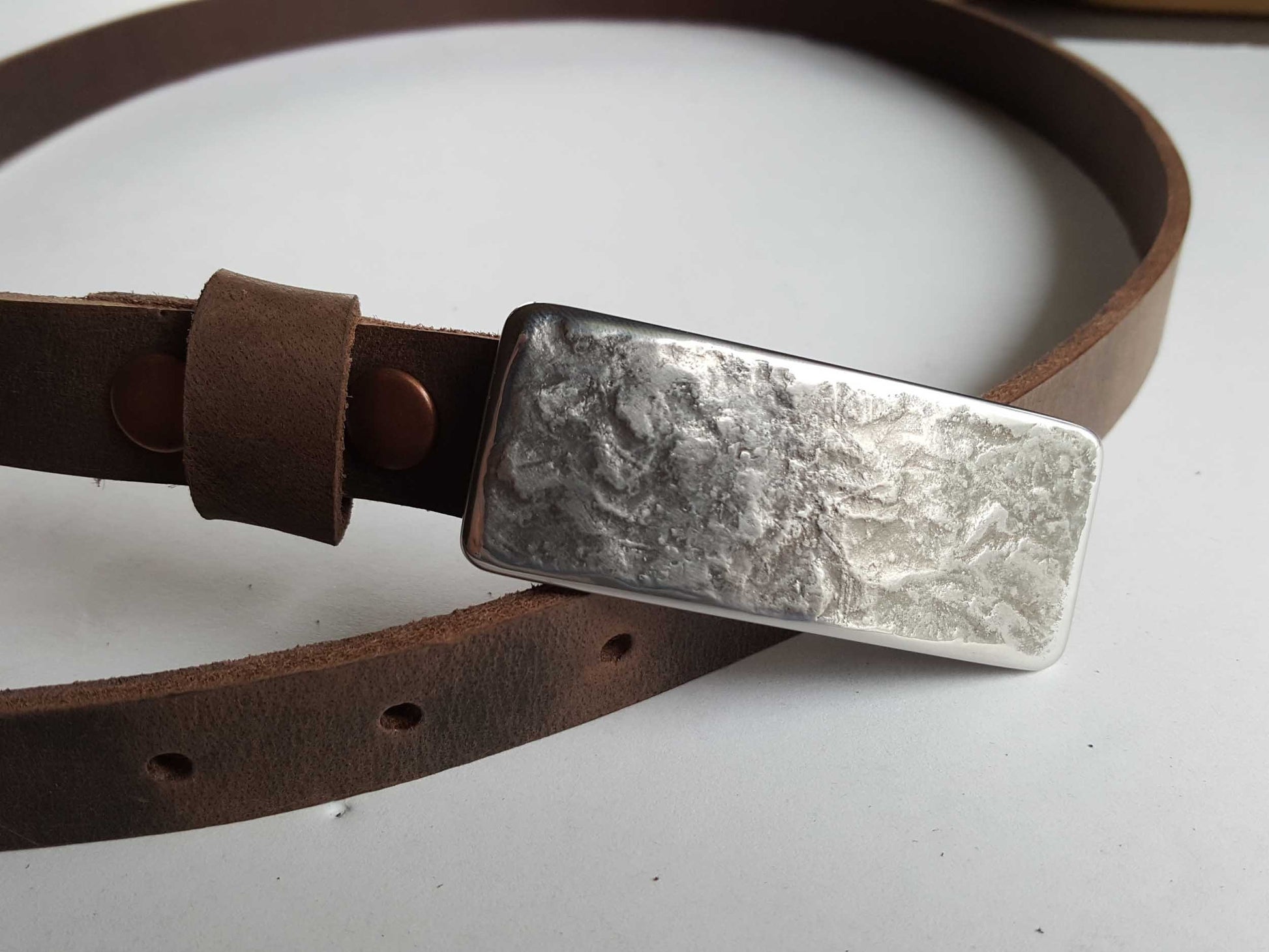 Women's Narrow Belt 7/8", INTERCHANGEABLE Belt, Custom Cut, Variety of Colours, Unisex Gift, Snap Belt, Gift for Her, Narrow Dress Belt
