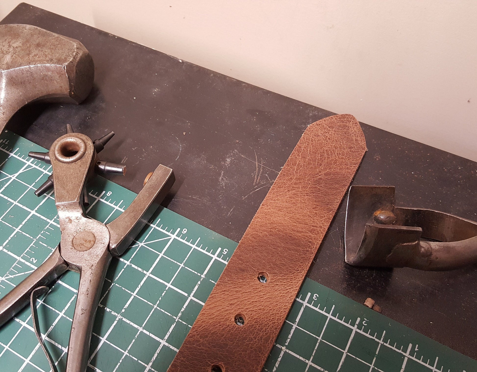 Leather Snap Belt Distressed & Four Other Colour Choices Interchangeable,Custom Cut to Size For Suit or Blue Jeans Unisex Leather Belt