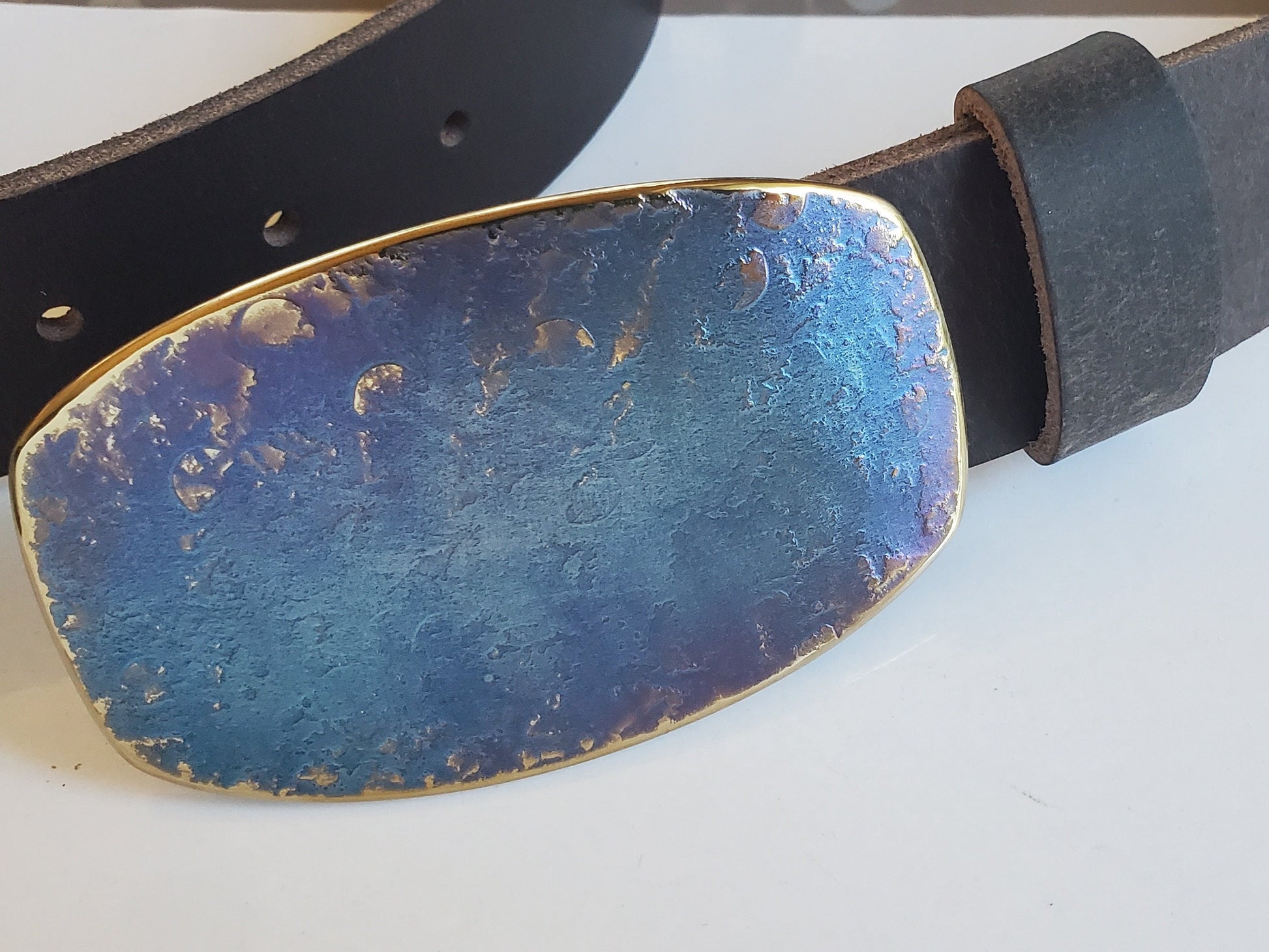 Belt Buckle Original Blue Jean Buckle Hand Forged Anvil Textured Hypoallergenic Unisex Accessories Stainless Steel Buckle Fits Leather Belt