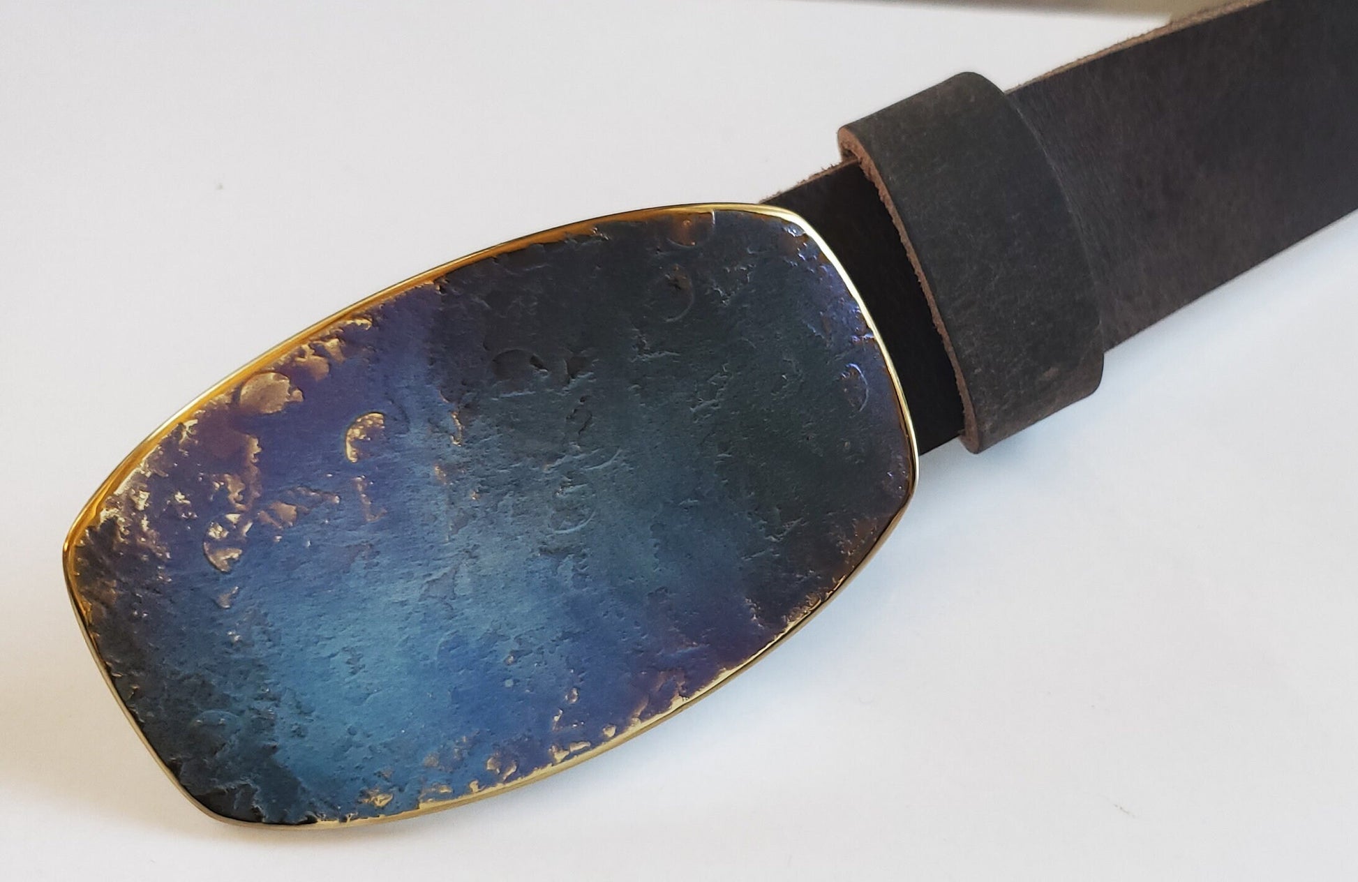Belt Buckle Original Blue Jean Buckle Hand Forged Anvil Textured Hypoallergenic Unisex Accessories Stainless Steel Buckle Fits Leather Belt