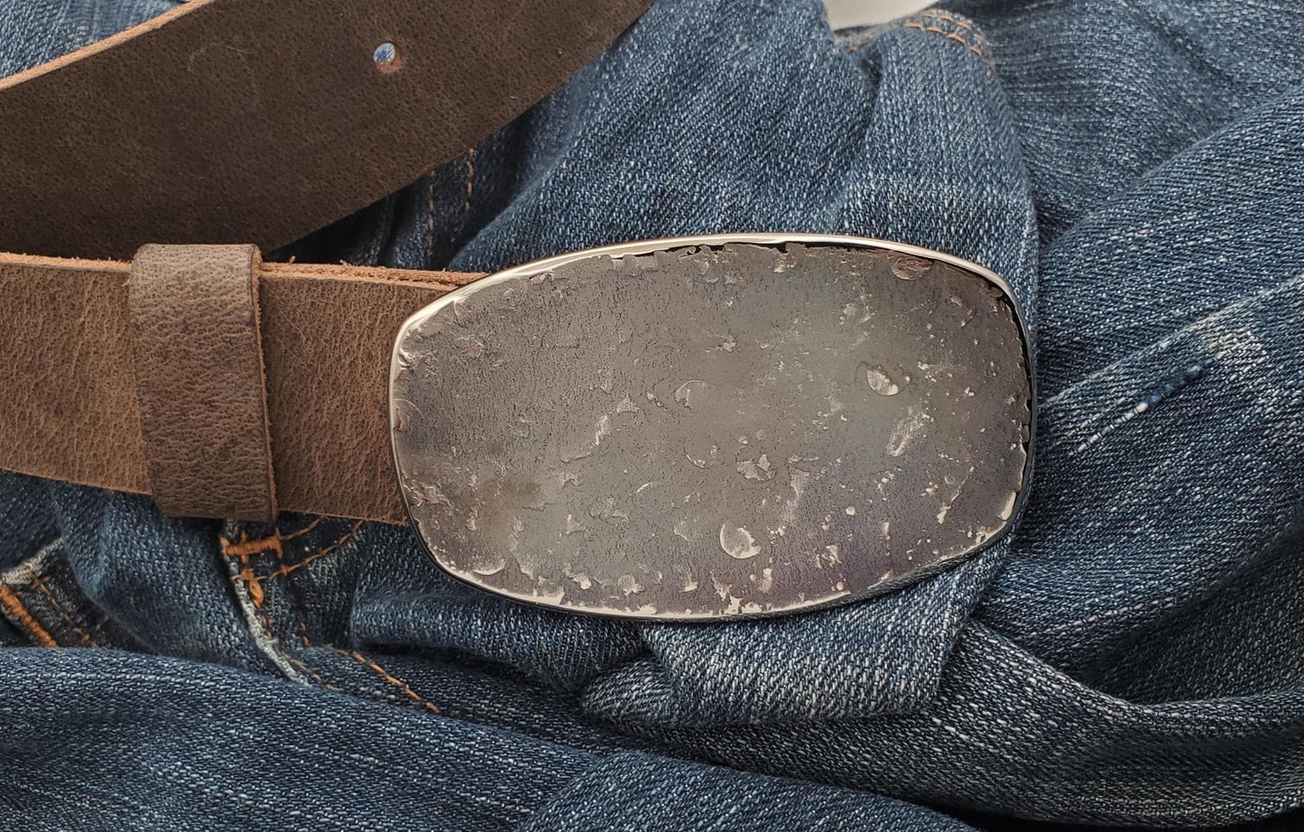 Belt Buckle Original Blue Jean Buckle Hand Forged Anvil Textured Hypoallergenic Unisex Accessories Stainless Steel Buckle Fits Leather Belt