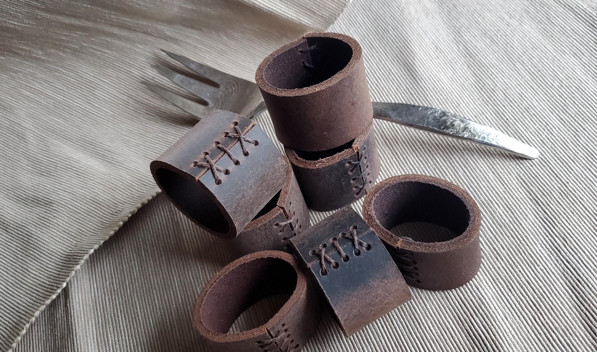 Taupe Leather Napkin Rings (6) Casual Dining, Hostess Gift, Housewarming Gift Home Decor Picnics, Dining Accessories, Mom Day